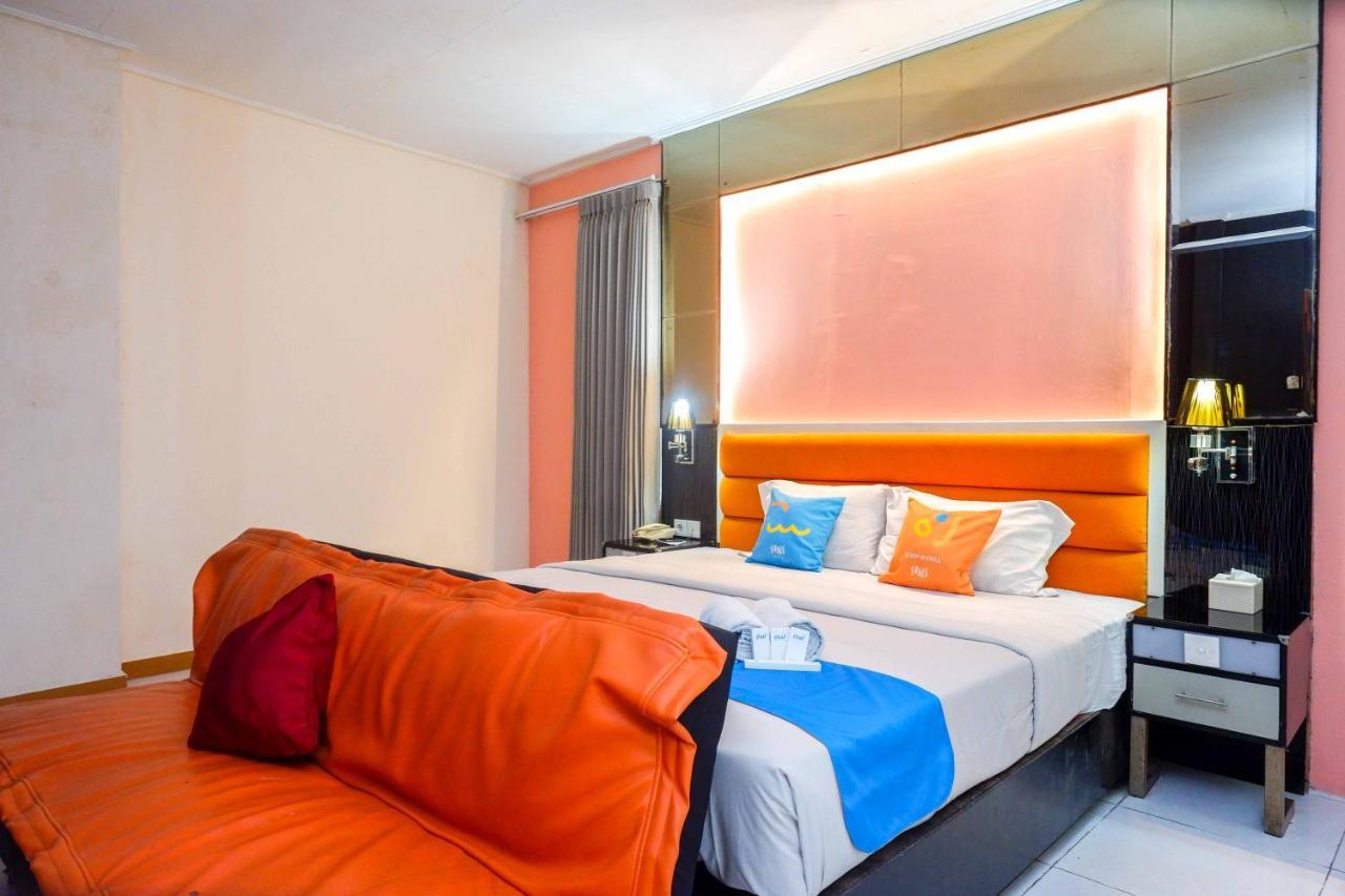 Sans Hotel International Surabaya Gubeng エクステリア 写真