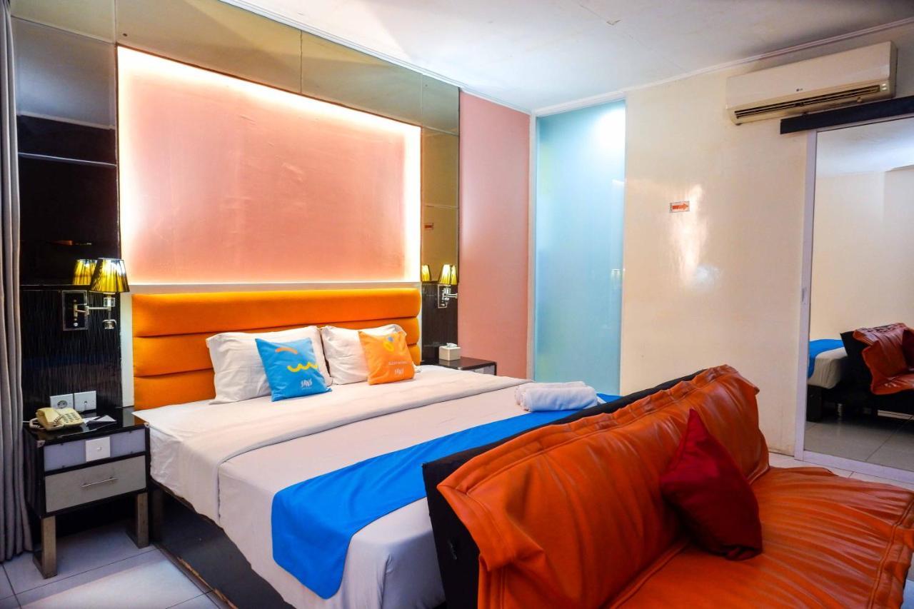 Sans Hotel International Surabaya Gubeng エクステリア 写真