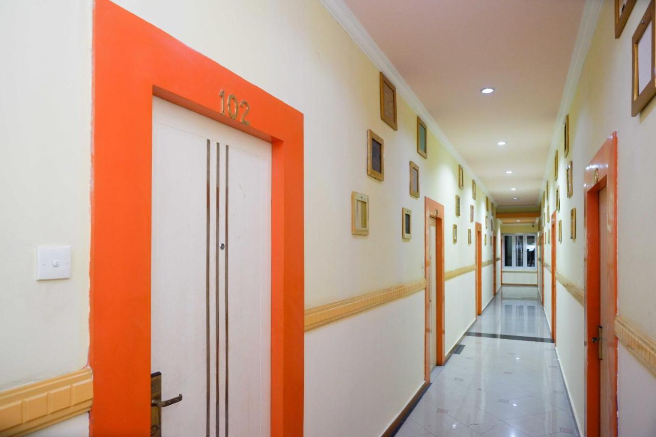 Sans Hotel International Surabaya Gubeng エクステリア 写真