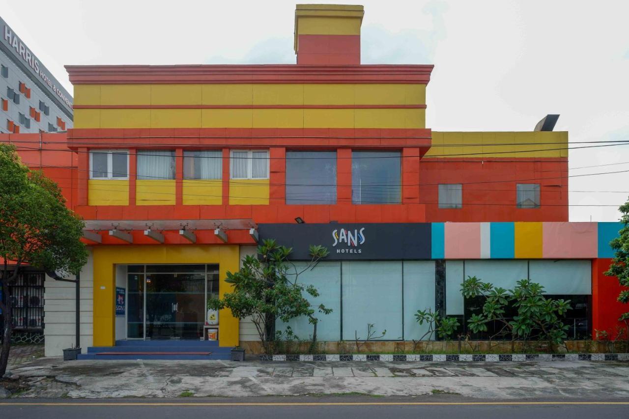 Sans Hotel International Surabaya Gubeng エクステリア 写真