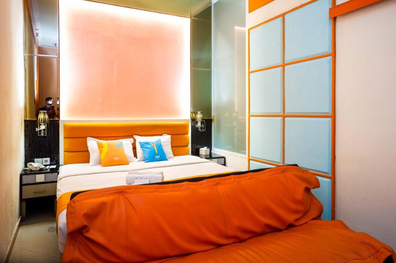 Sans Hotel International Surabaya Gubeng エクステリア 写真